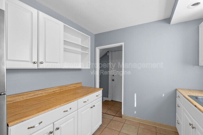 Building Photo - 44 Blakemore Pl