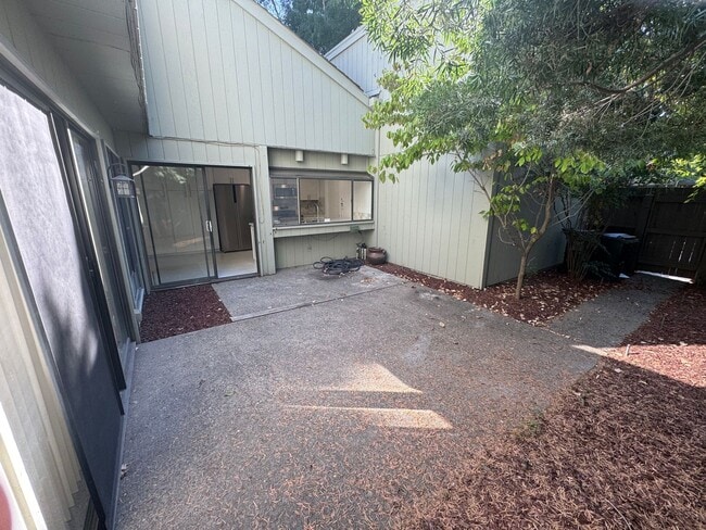 Building Photo - BEAUTIFUL 2 STORY CONDO IN THE CAMPUS COMM...