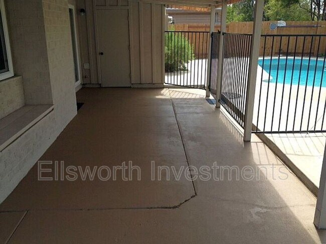 Building Photo - 3665 Morlan St