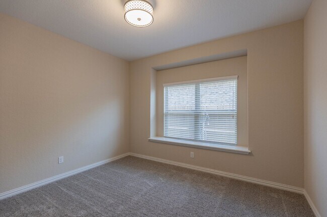 Building Photo - 8603 Pinto Cyn