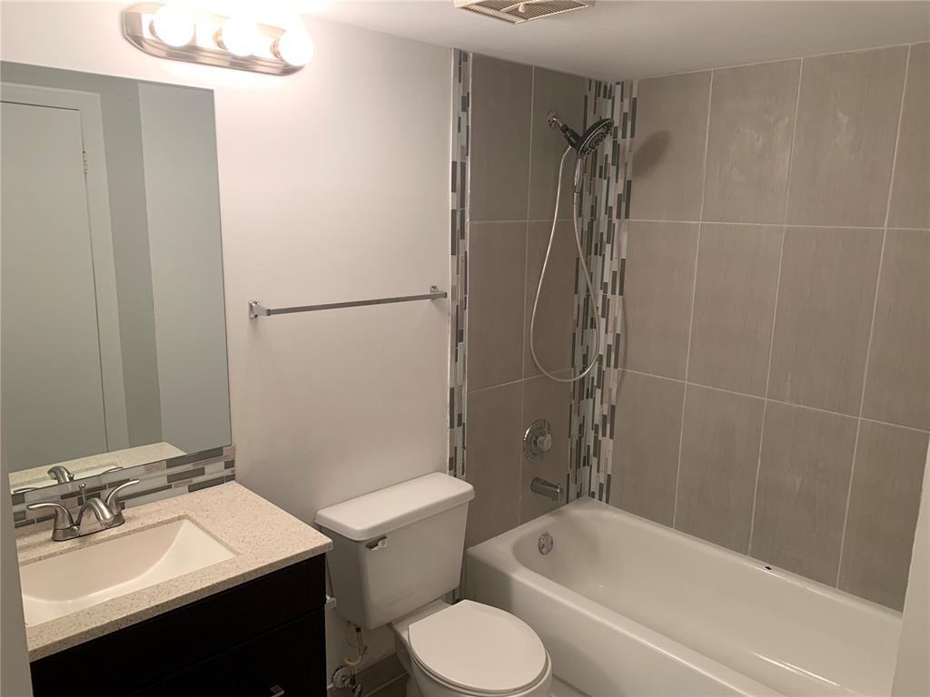 Building Photo - 1013 Coral Club Dr