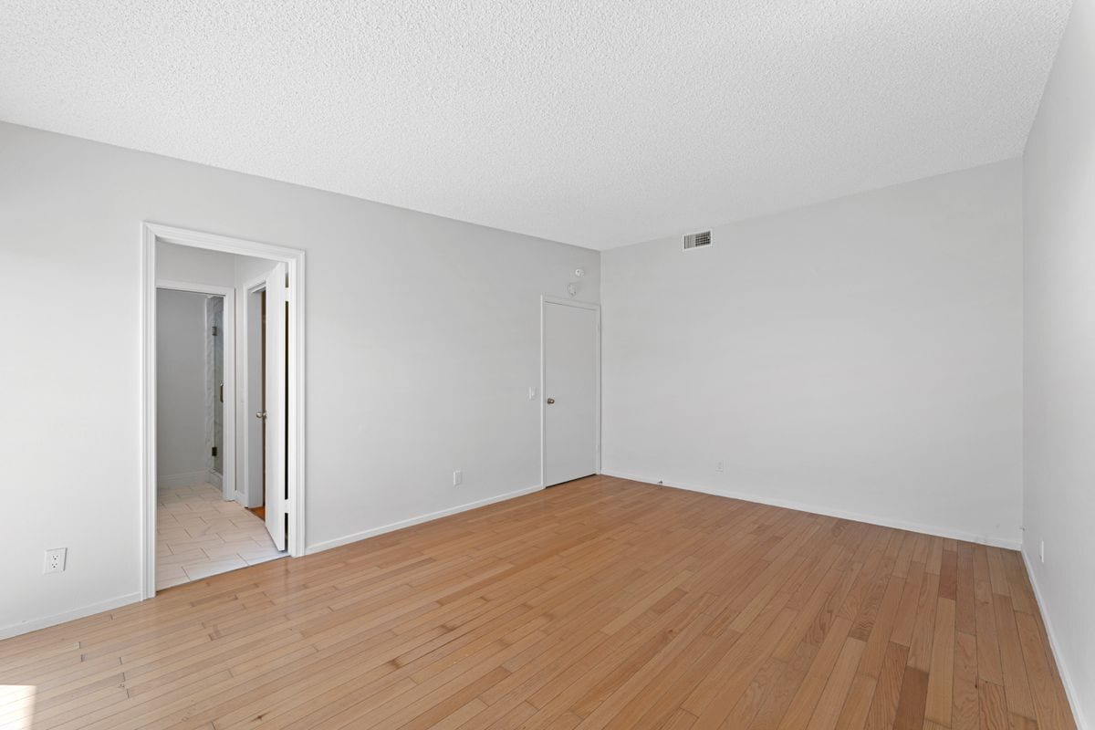 Building Photo - 3636 Oceanhill Way