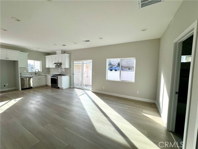 Building Photo - 1728 N Kelly Ave