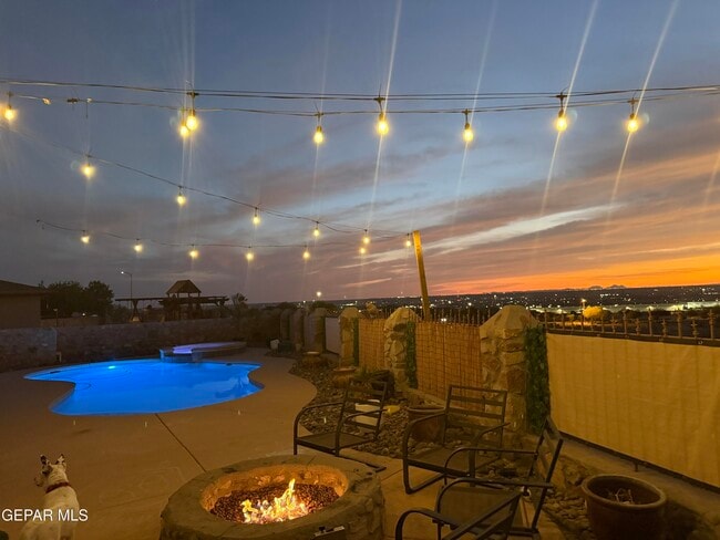 Building Photo - 7381 Black Mesa Dr