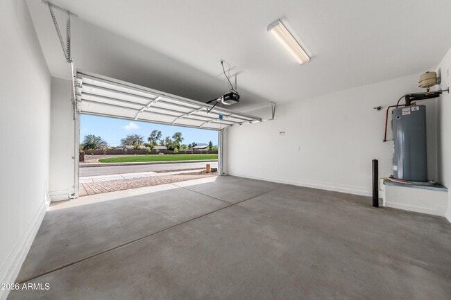 Building Photo - 6218 S 47th Ln