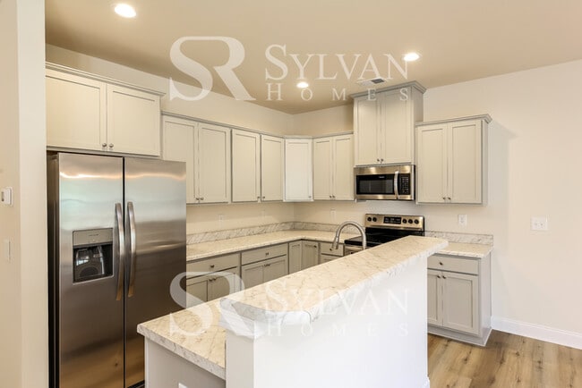 Building Photo - Updated 3 bedroom home!