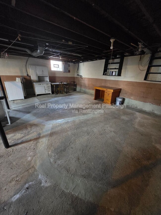 Building Photo - 4744 Lougean Ave