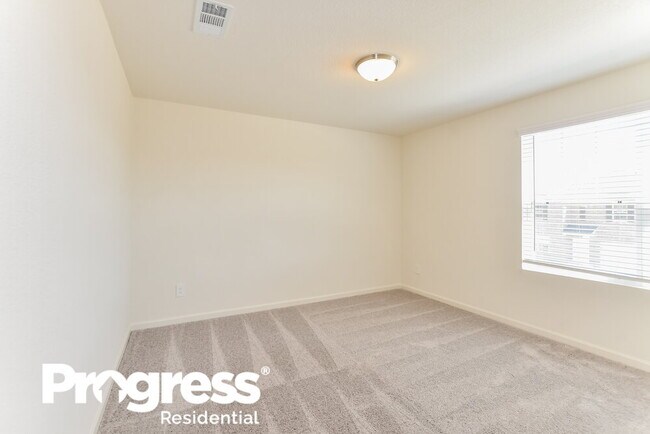 Building Photo - 763 Oakhurst Dr