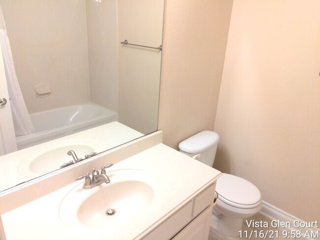 Building Photo - 4401 Vista Glen Ct