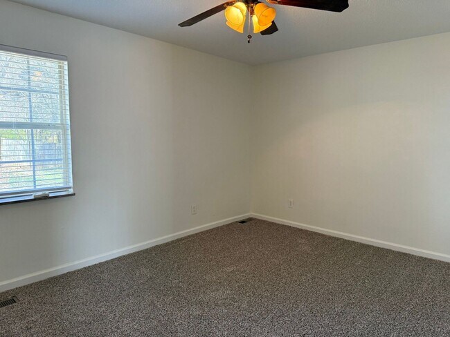 Building Photo - ** Beautiful 4 bedroom House in Farragut Area **