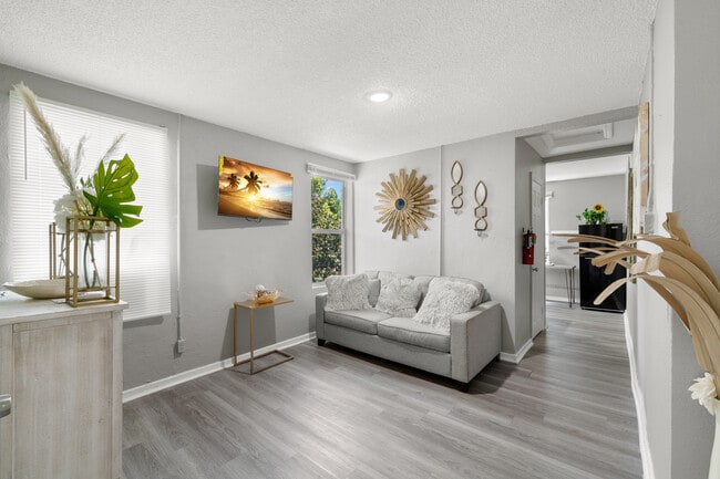 Building Photo - 511 16th St S