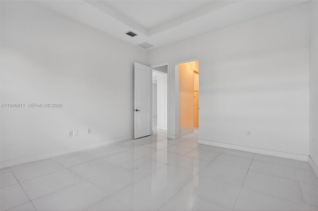 Building Photo - 4398 SW 173rd Ave