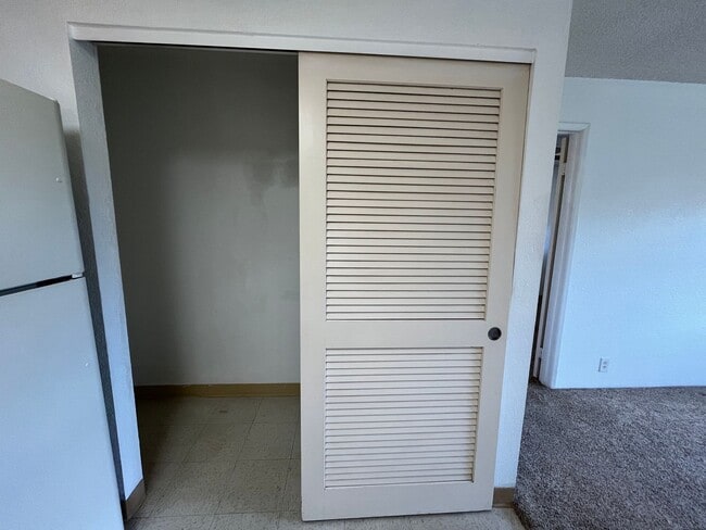 Building Photo - Ihona (Waipahu/Waipio) - Upstairs 1 Bedroo...
