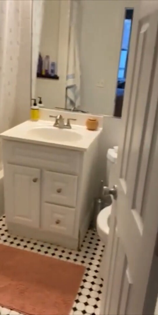 Building Photo - 65 Hemenway St