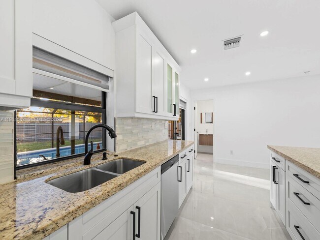 Building Photo - 19850 Franjo Rd