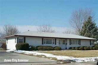 Building Photo - Available Now: 2 Bedroom Duplex North Ames