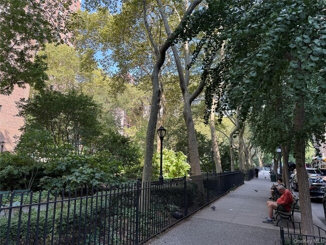 Building Photo - 5 Tudor City Pl