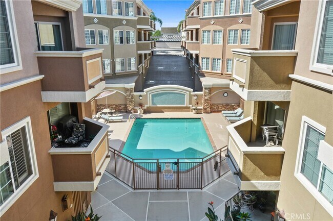 Building Photo - 2750 Artesia Blvd