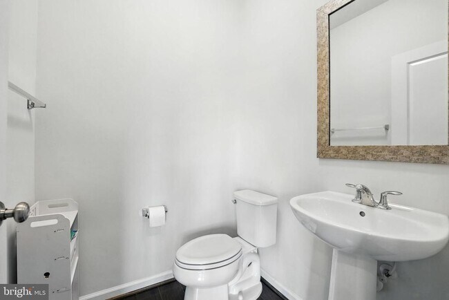 Building Photo - 610 Watermans Dr