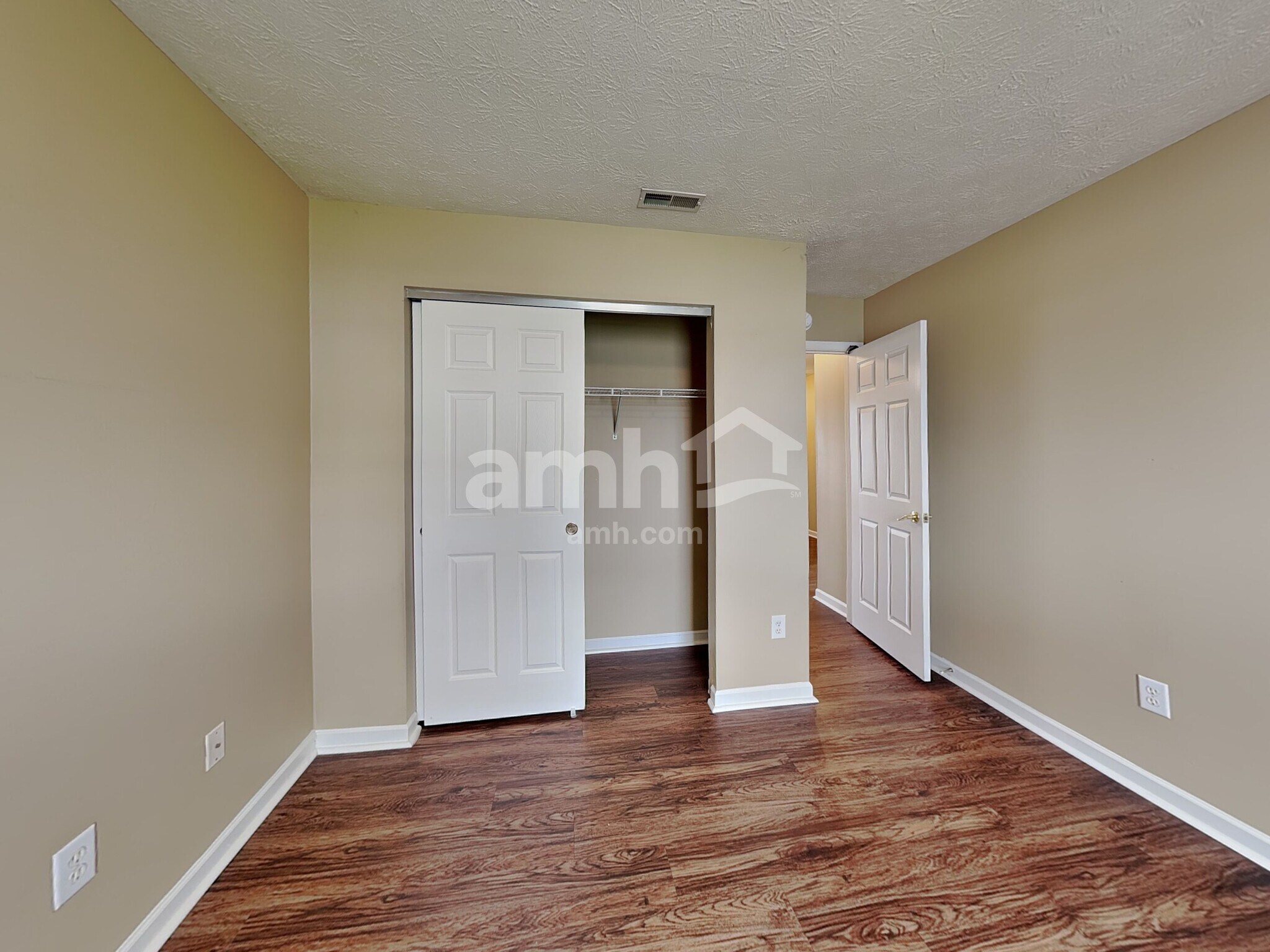 Building Photo - 18 Lasalle Ct