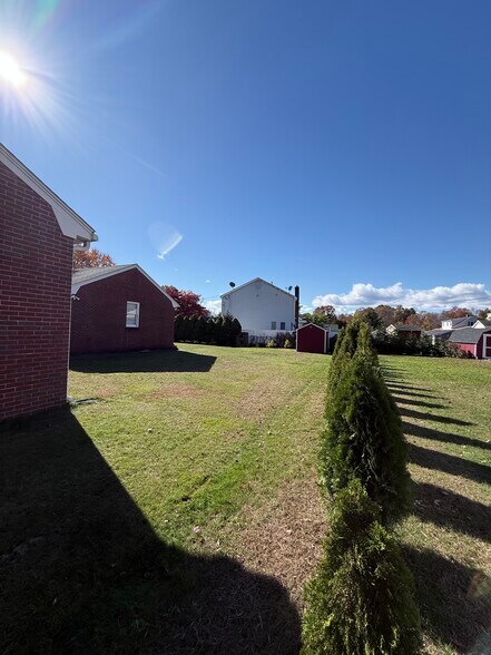 Building Photo - 42 Suffield St