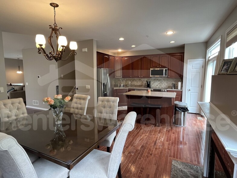 Building Photo - 9985 Vervain Dr