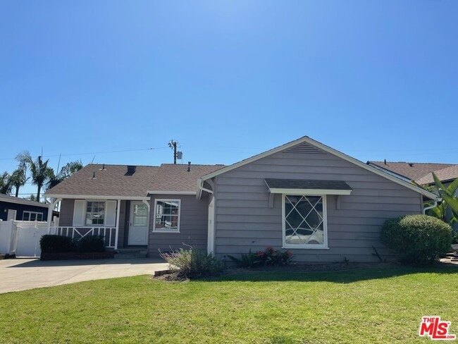 Building Photo - 7330 W 89th St