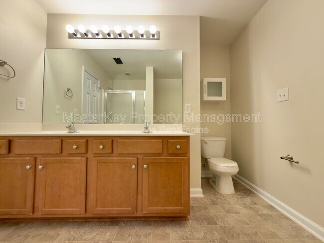 Building Photo - 2916 Hayward Ct