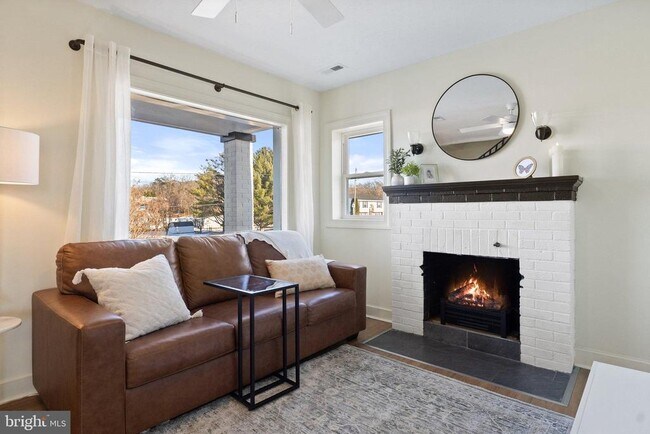 Building Photo - 701 S 2nd St