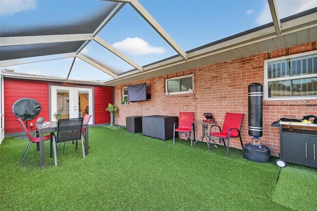 Building Photo - 11761 80th Ave