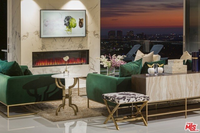 Building Photo - 1623 Viewmont Dr