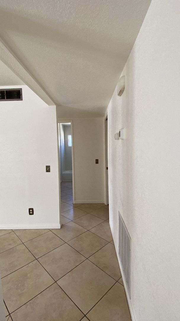 Building Photo - Very Spacious West Lancaster Home