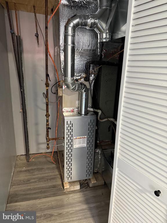 Building Photo - 1048 South St