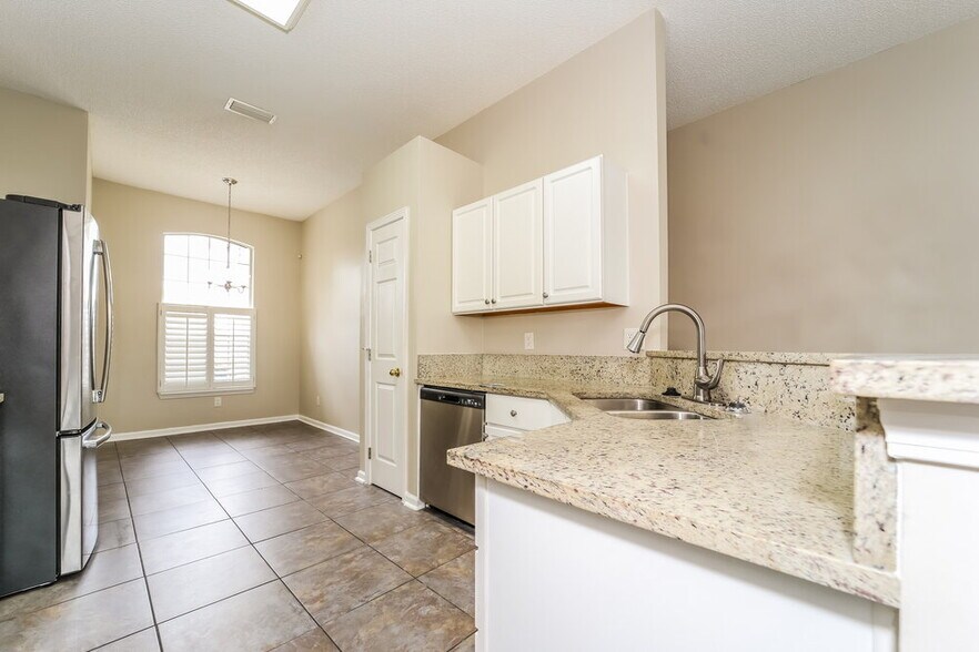Building Photo - 557 Fallen Timbers Dr