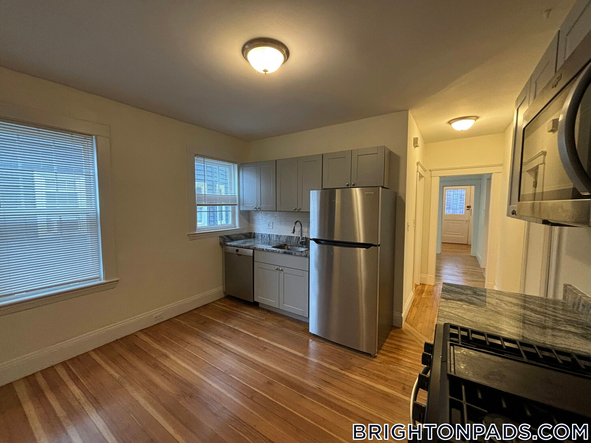 Building Photo - 44 Fairbanks St