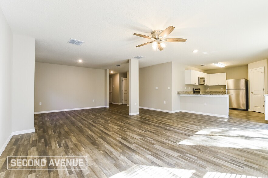 Building Photo - 3637 W Parkview Dr