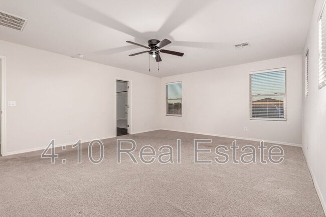 Building Photo - 142 W Impala Dr