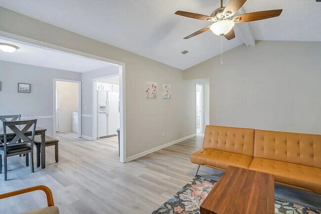 Building Photo - 1308 Tower Dr