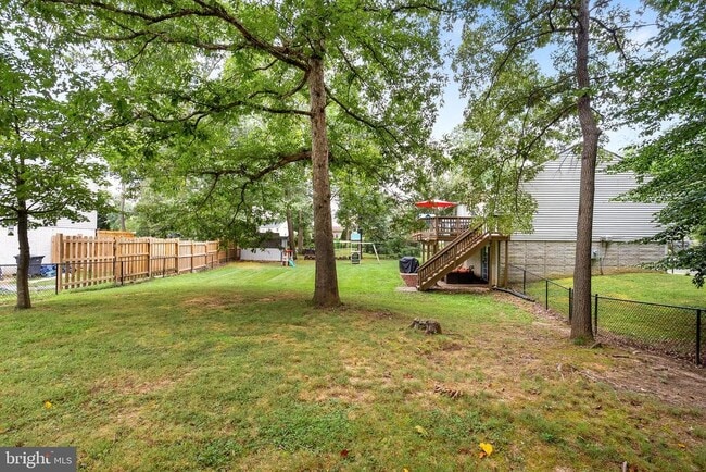 Building Photo - 7390 Lake Dr