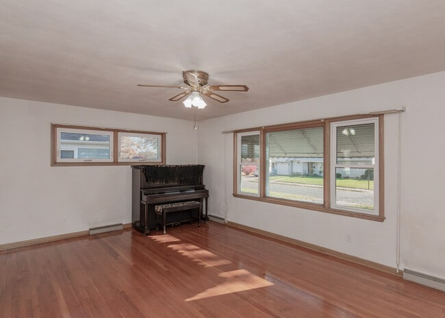 Building Photo - 3243 38th Ave