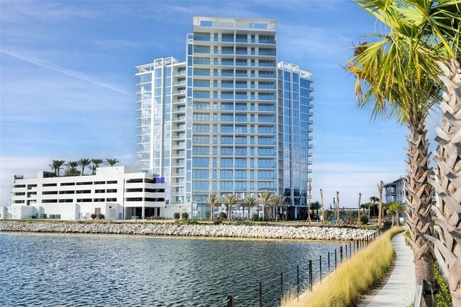 Building Photo - 5351 Bridge St