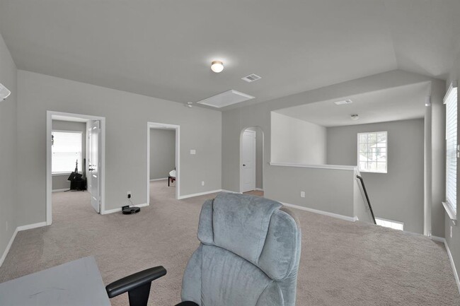Building Photo - 2267 Raider Dr
