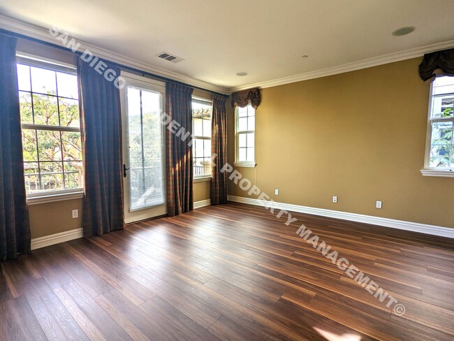 Building Photo - Beautiful 4-Bedroom Executive Home in 4S R...