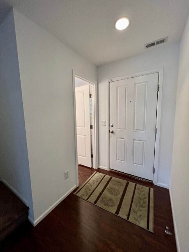 Building Photo - Tumwater 3 BD + Office Space - Move-In Special!