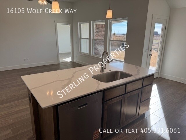 Building Photo - 16105 Wolf Creek Way