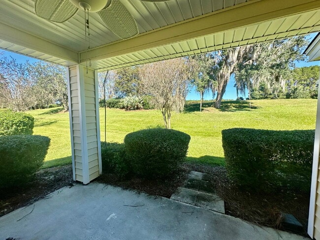 Building Photo - Two Bedroom Home in Sun City Offering One Month Free Rent!