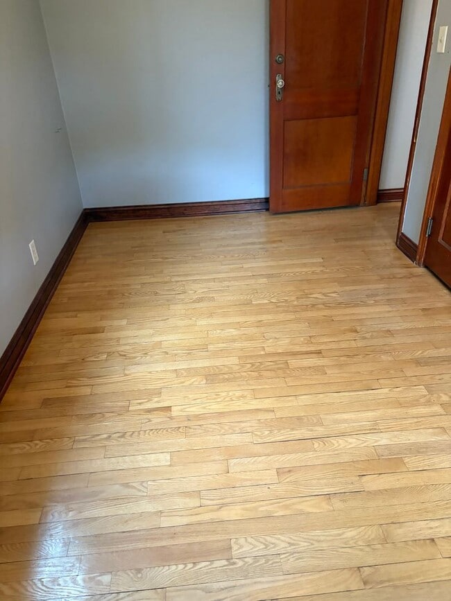Building Photo - 3 Bedroom 1 Bath Single Family Home