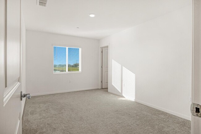 Building Photo - 2032 Gatlin Ct