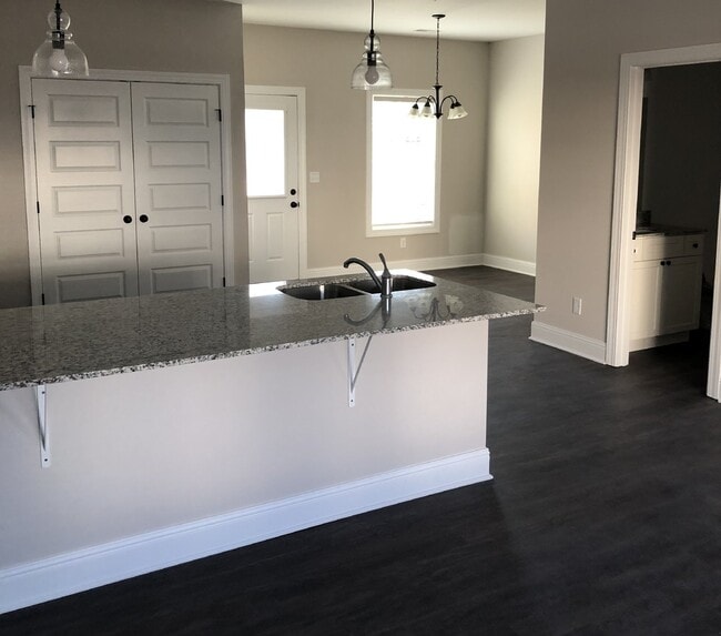 Building Photo - 2 BD 2.5 BA TOWNHOME FOR RENT NEAR TTU