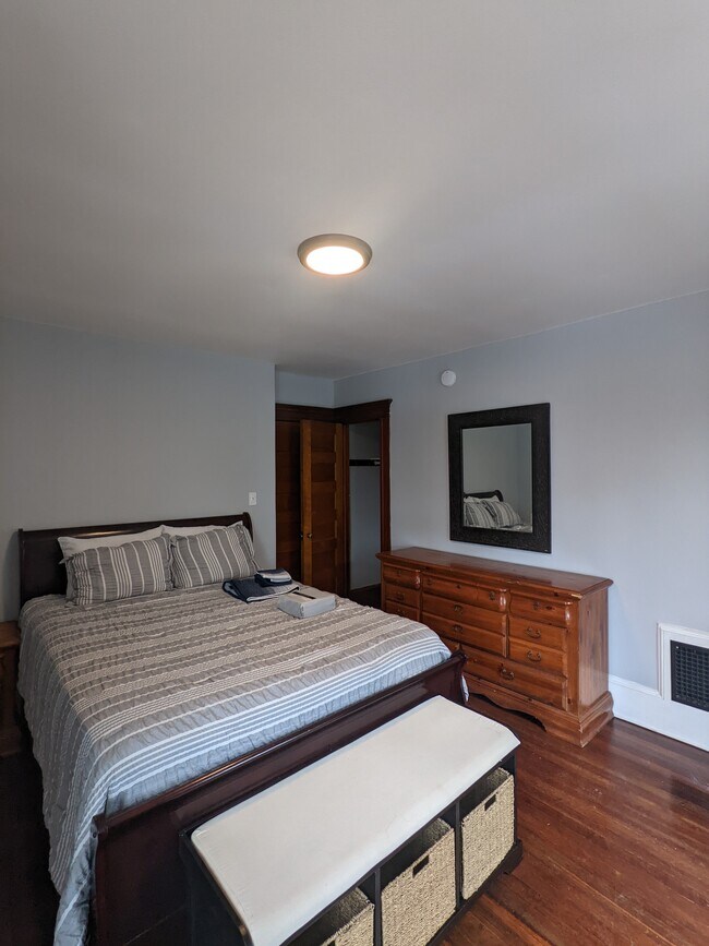 Building Photo - 171 Lincoln St